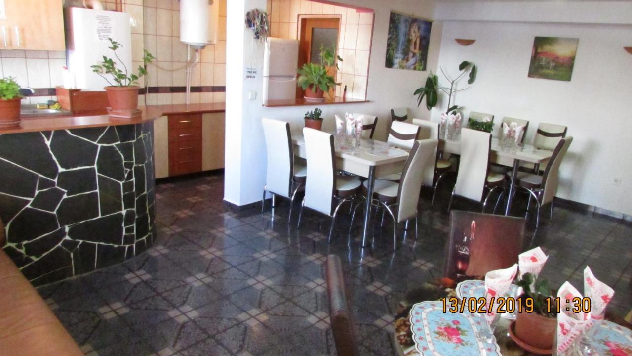 Vila Marcela Busteni Luaran gambar